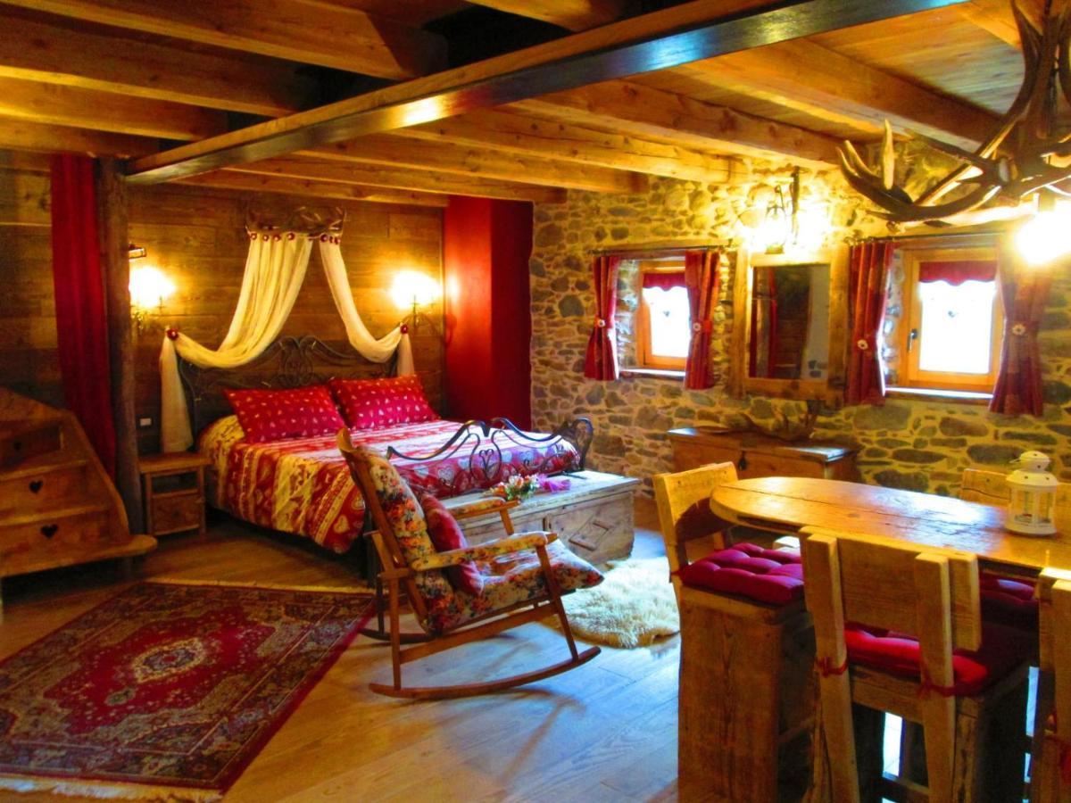 Chalet Cuore Selvatico Monno エクステリア 写真