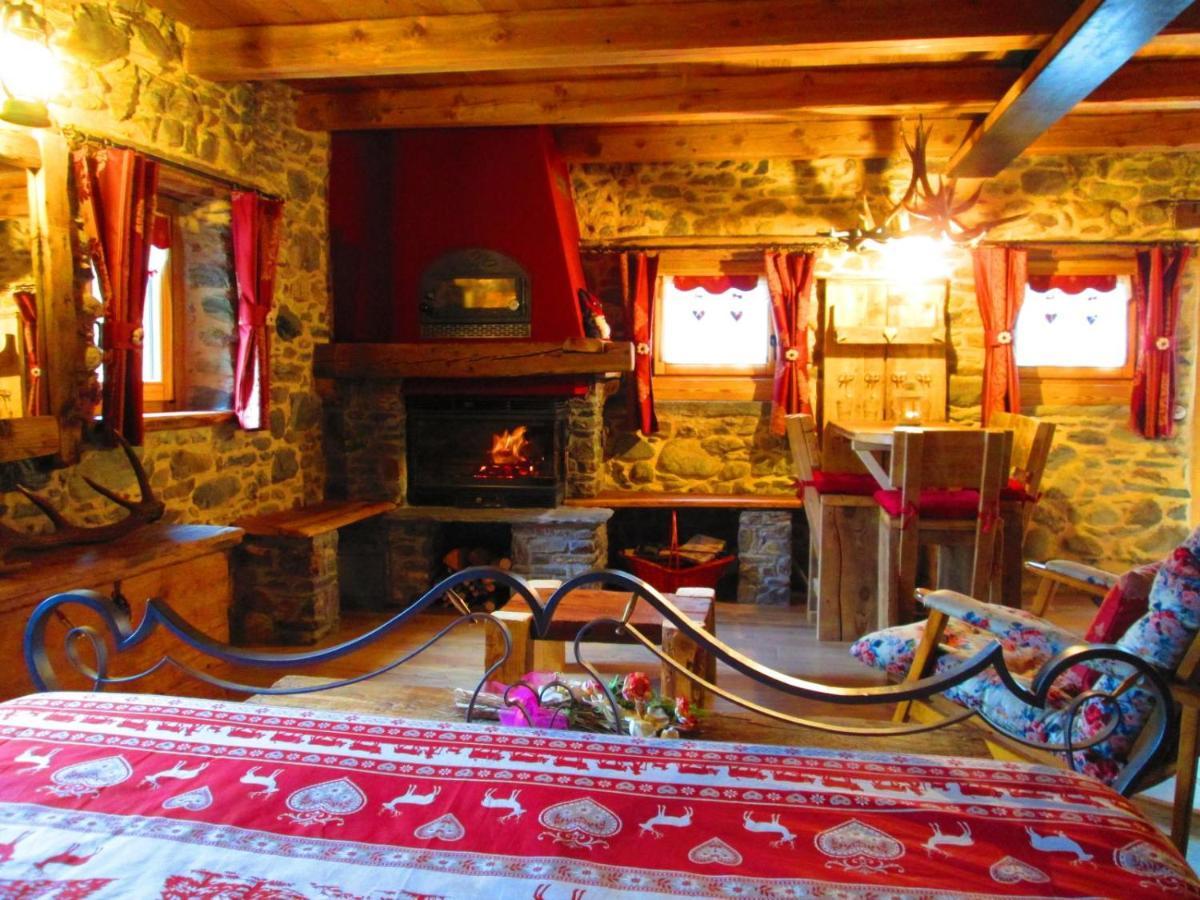 Chalet Cuore Selvatico Monno エクステリア 写真