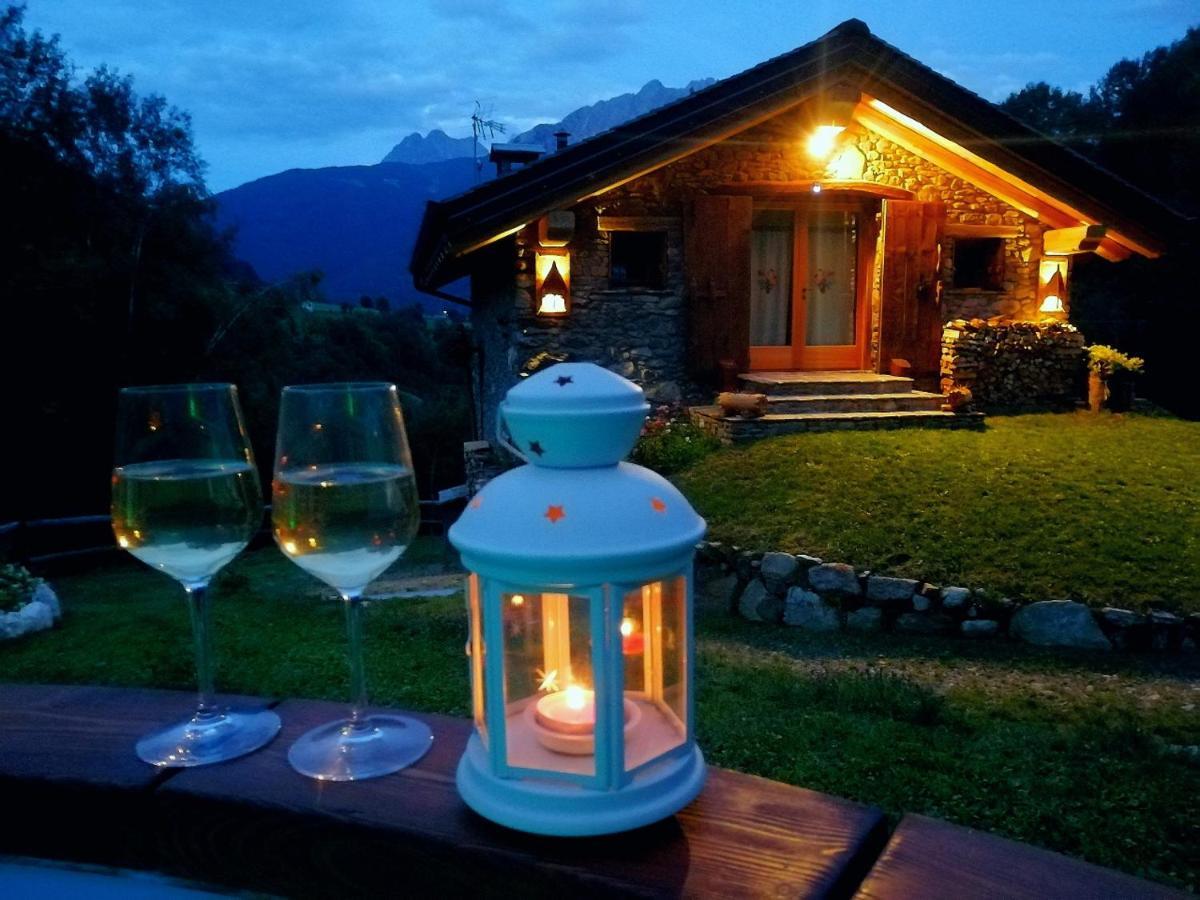Chalet Cuore Selvatico Monno エクステリア 写真
