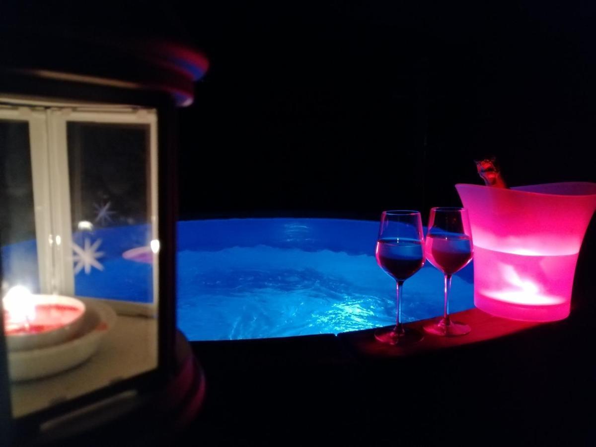 Chalet Cuore Selvatico Monno エクステリア 写真