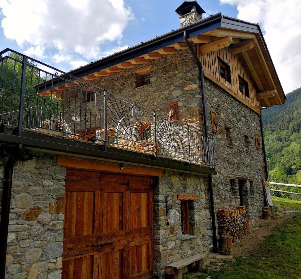Chalet Cuore Selvatico Monno エクステリア 写真