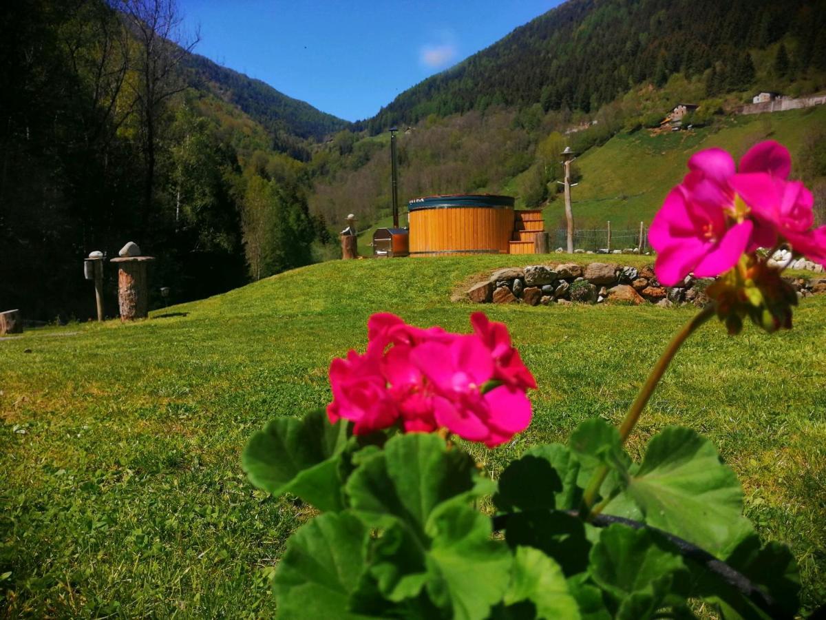Chalet Cuore Selvatico Monno エクステリア 写真