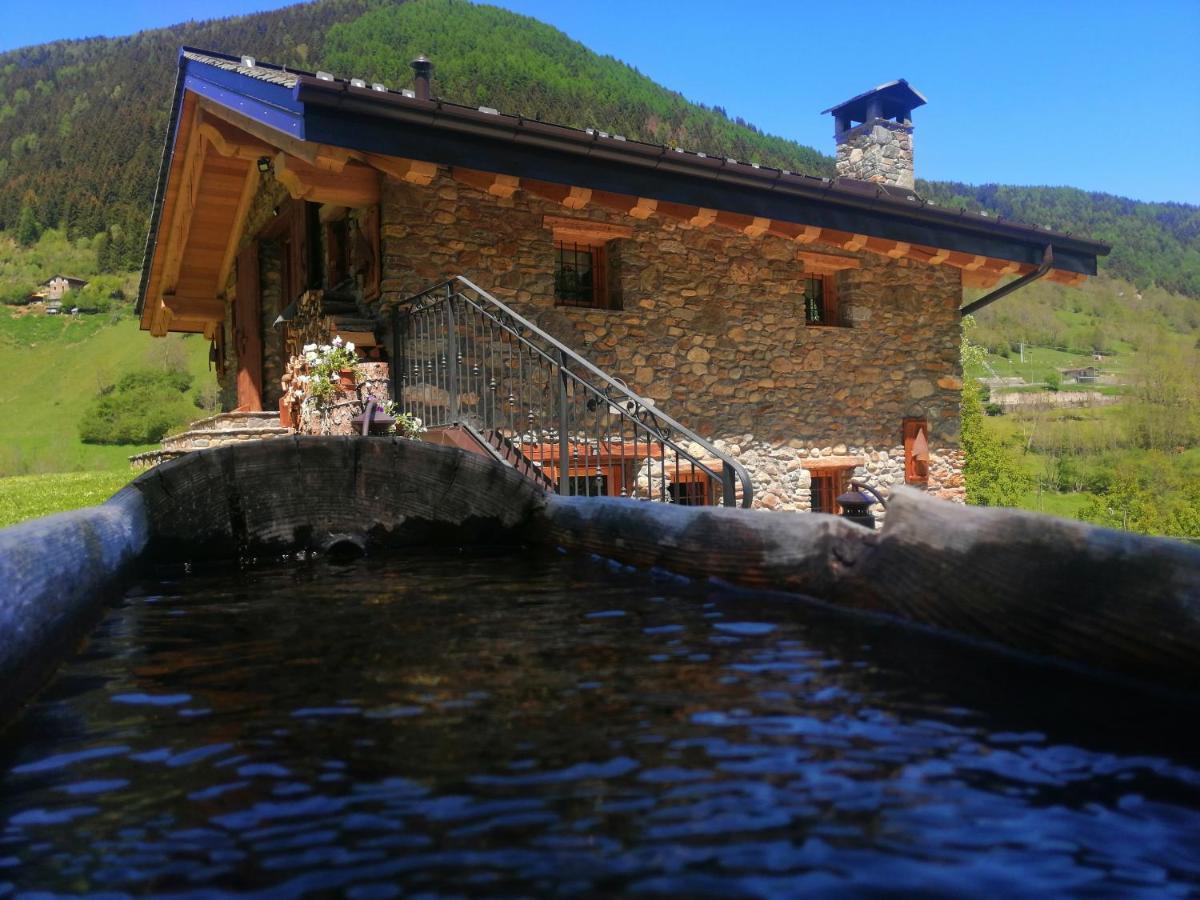 Chalet Cuore Selvatico Monno エクステリア 写真