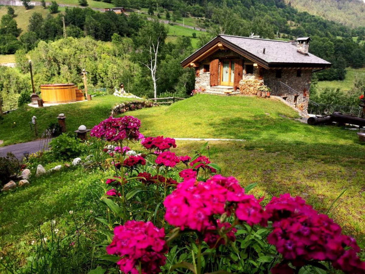 Chalet Cuore Selvatico Monno エクステリア 写真