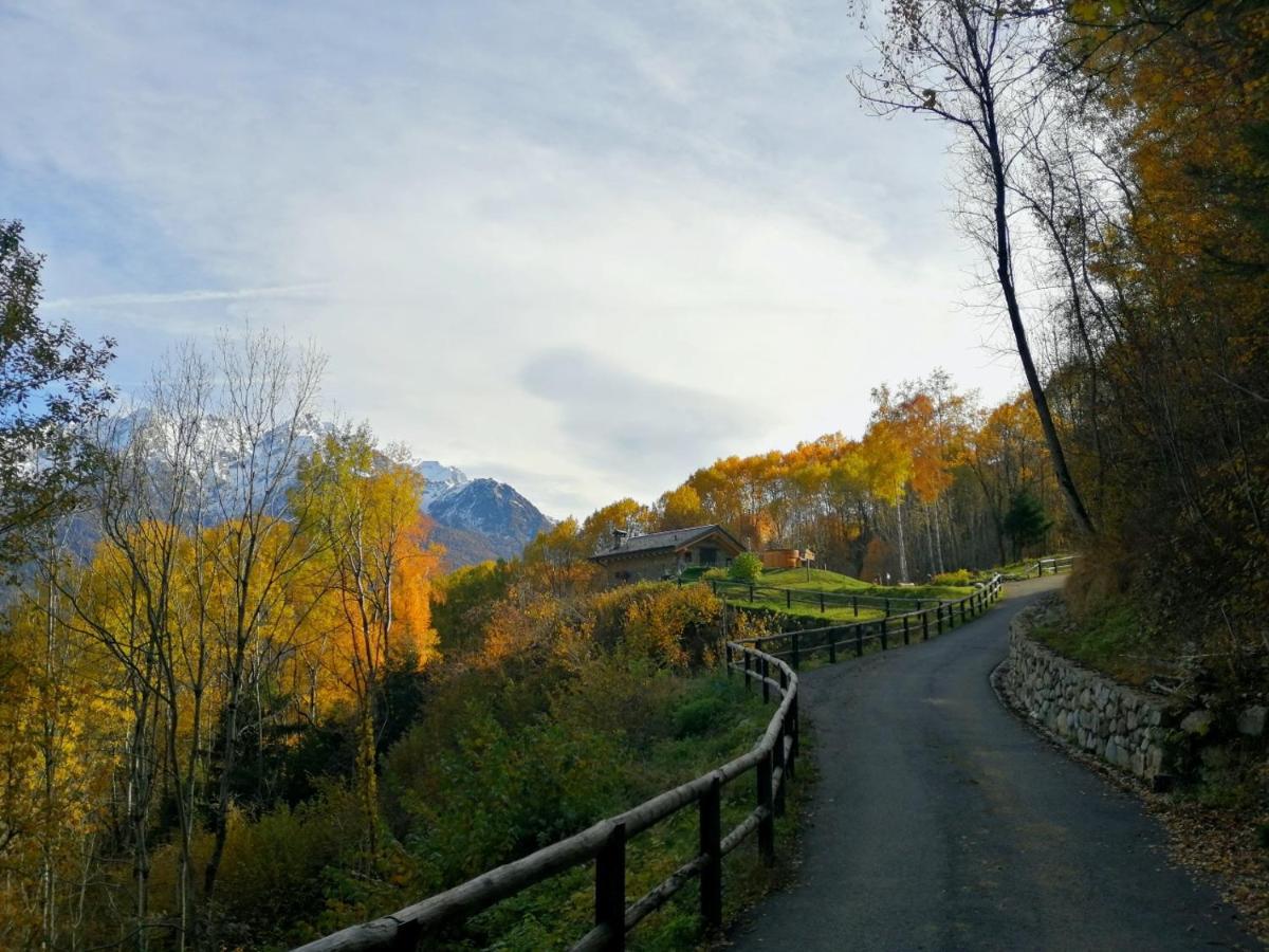 Chalet Cuore Selvatico Monno エクステリア 写真