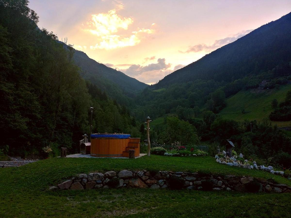 Chalet Cuore Selvatico Monno エクステリア 写真